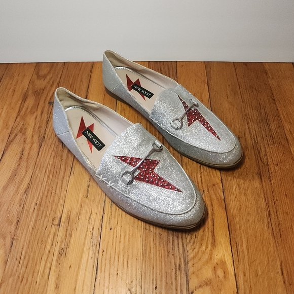 5/$100 SALE - Nine West Wild Girls Lightning Bolt Silver/Red Flat Loafer Shoes - Picture 2 of 14